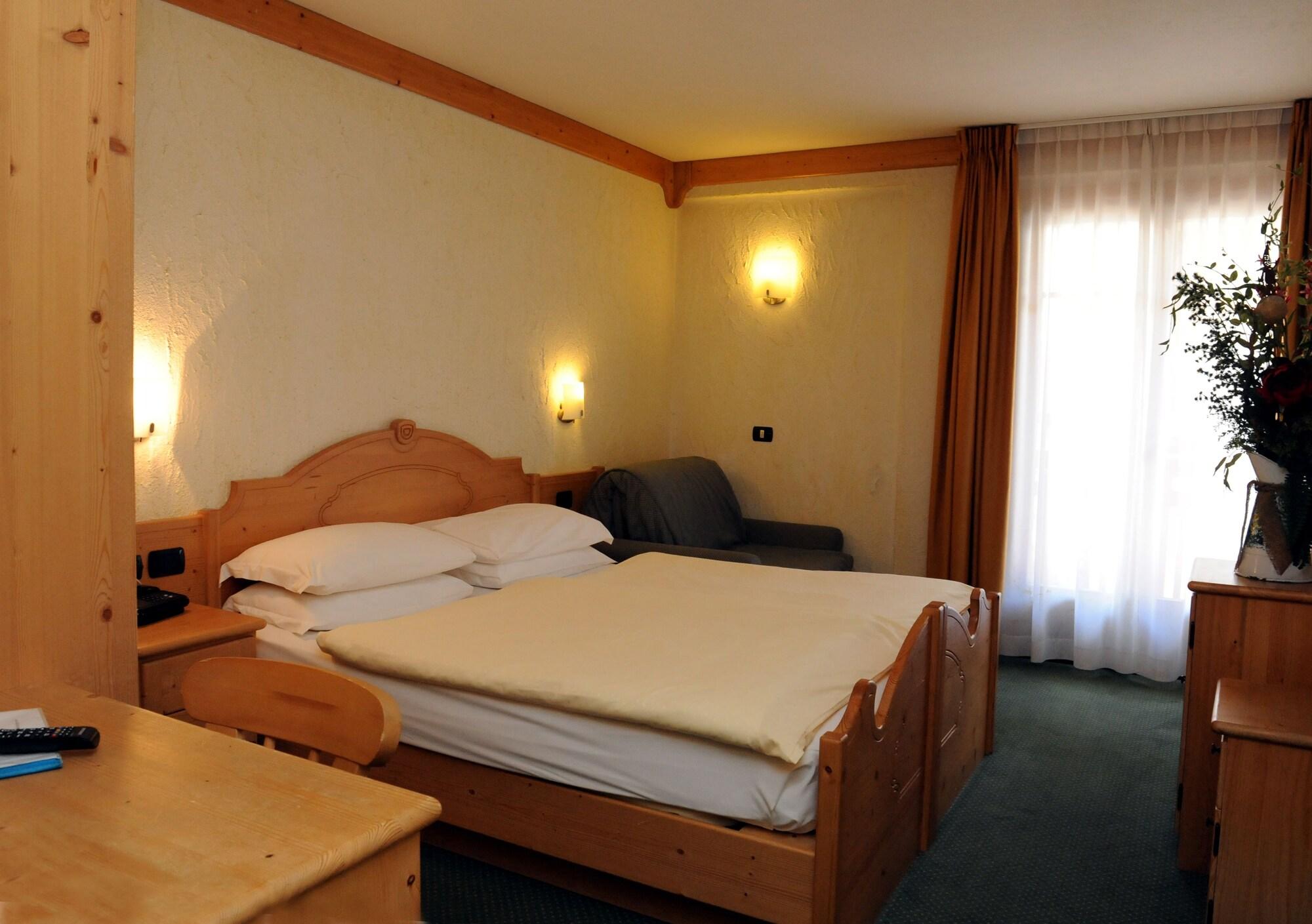 Hotel Helvetia Livigno Exterior foto