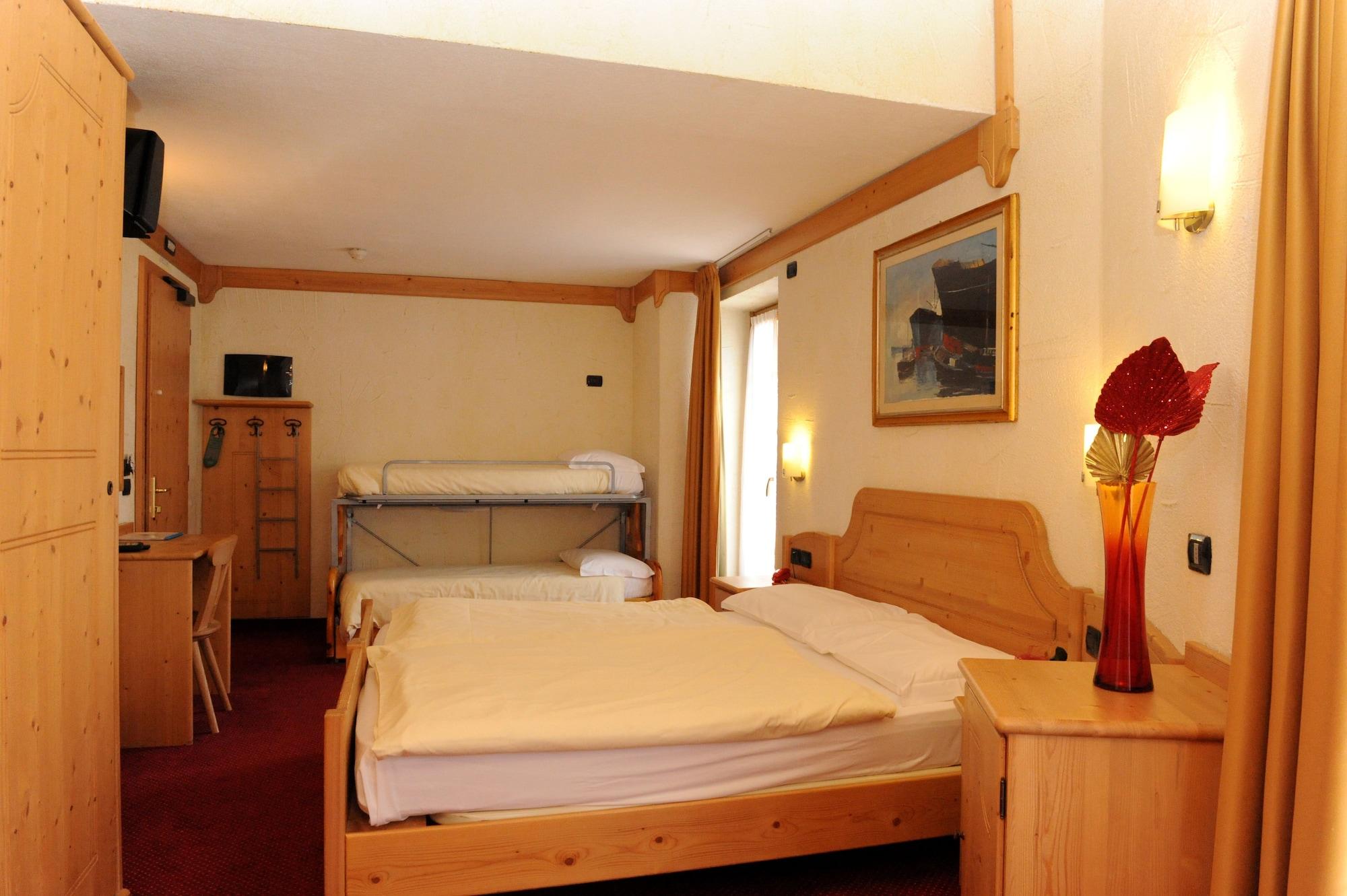 Hotel Helvetia Livigno Exterior foto