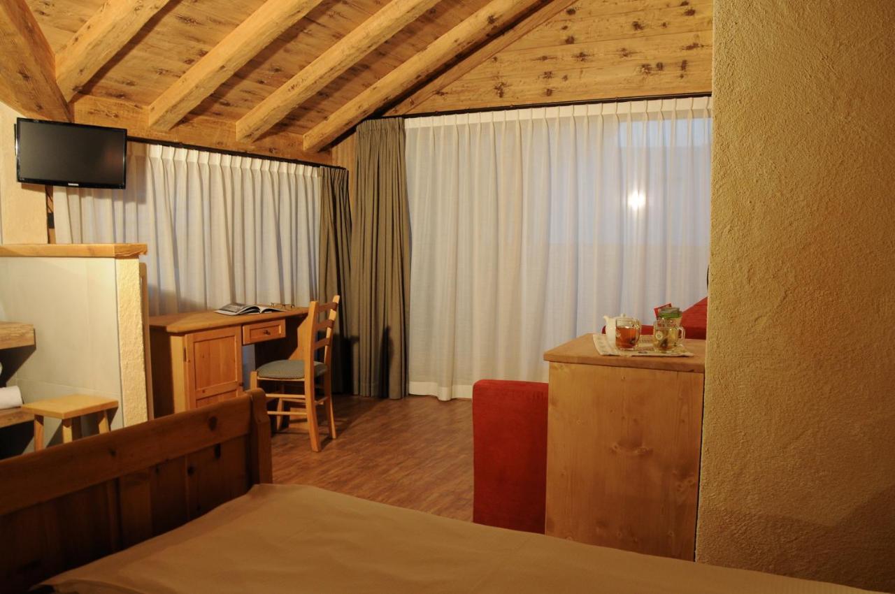 Hotel Helvetia Livigno Exterior foto