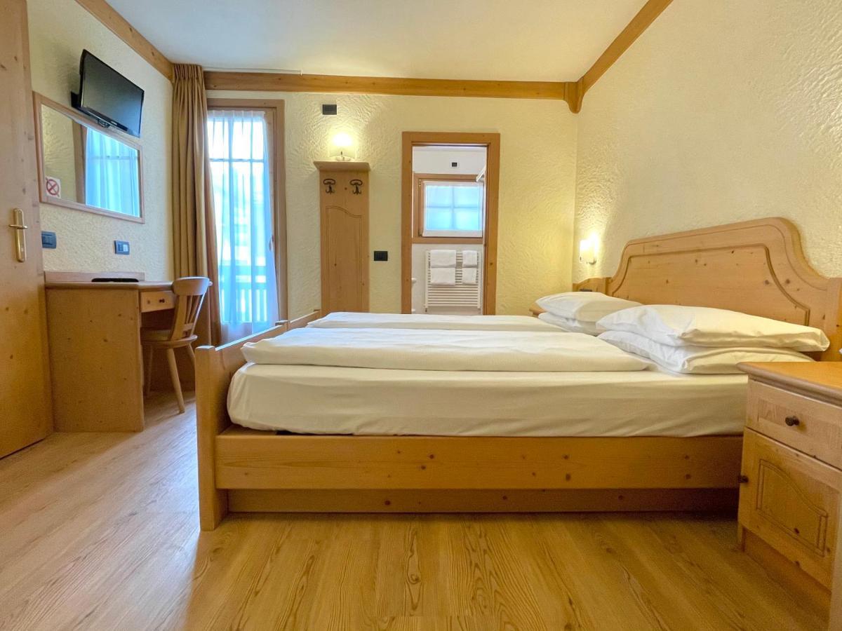 Hotel Helvetia Livigno Exterior foto