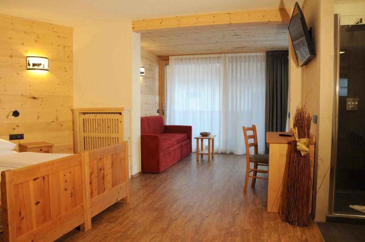 Hotel Helvetia Livigno Exterior foto