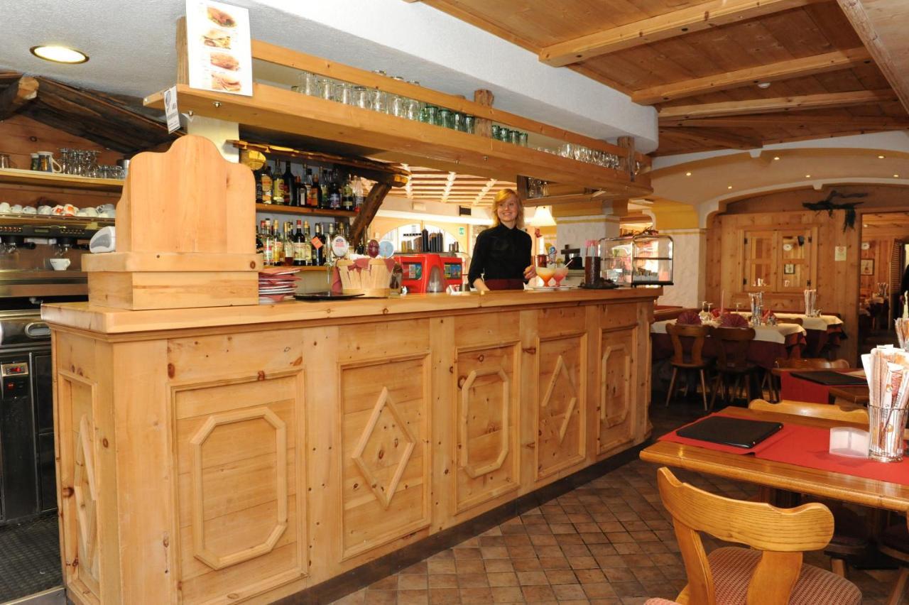 Hotel Helvetia Livigno Exterior foto