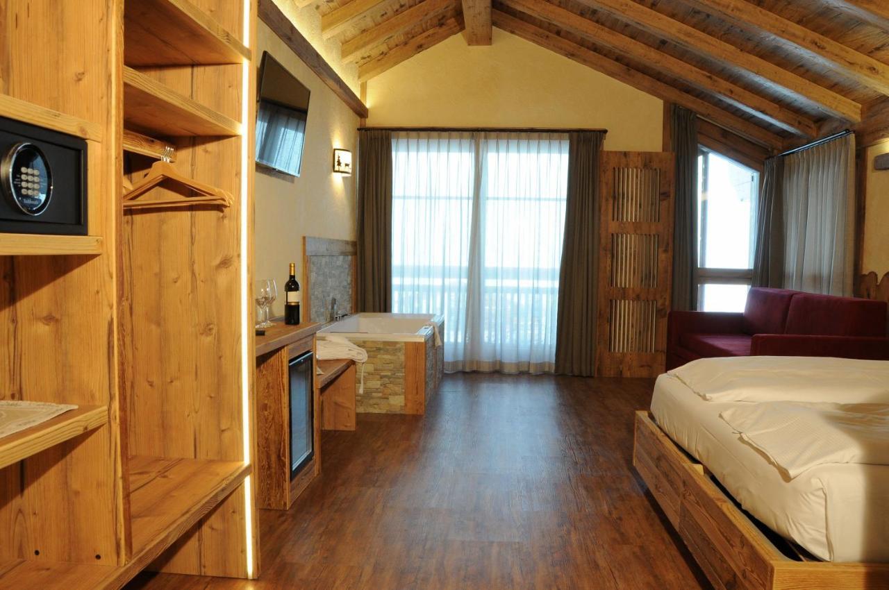 Hotel Helvetia Livigno Exterior foto